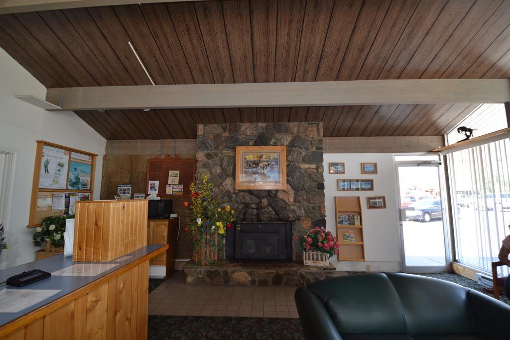 Dude & Roundup Motel West Yellowstone Buitenkant foto